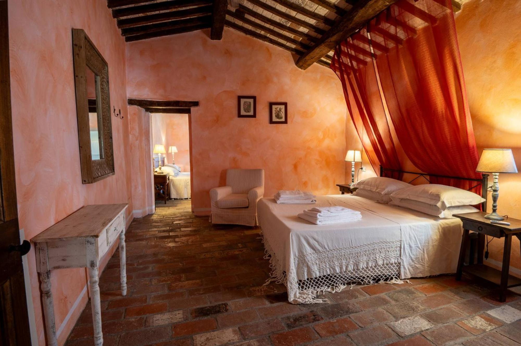 Castello Valenzino Bed & Breakfast Antognola ภายนอก รูปภาพ