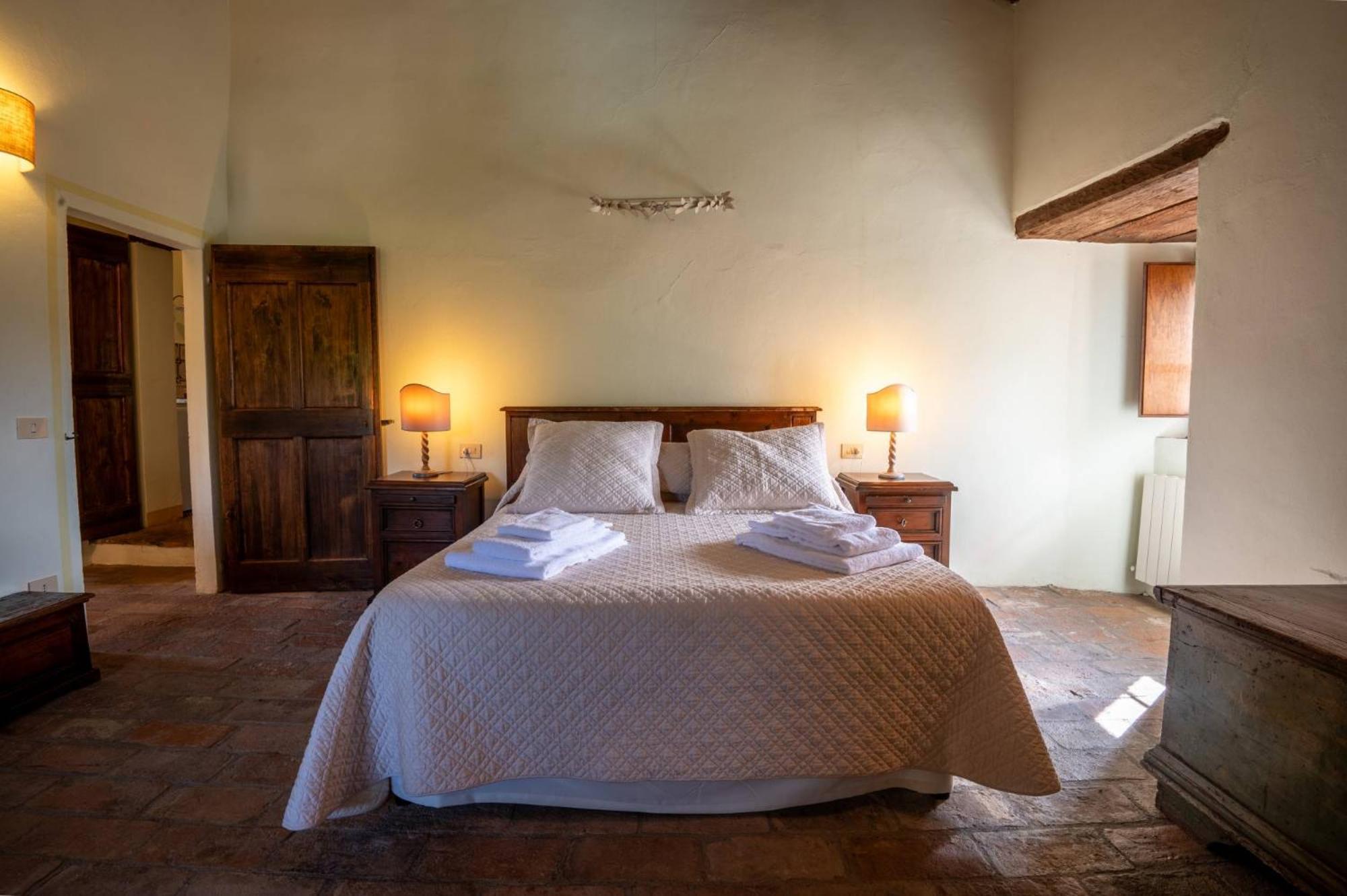 Castello Valenzino Bed & Breakfast Antognola ภายนอก รูปภาพ