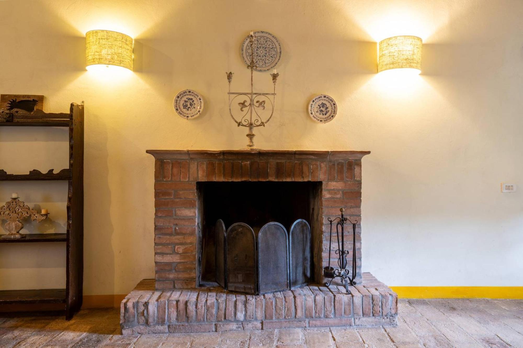 Castello Valenzino Bed & Breakfast Antognola ภายนอก รูปภาพ