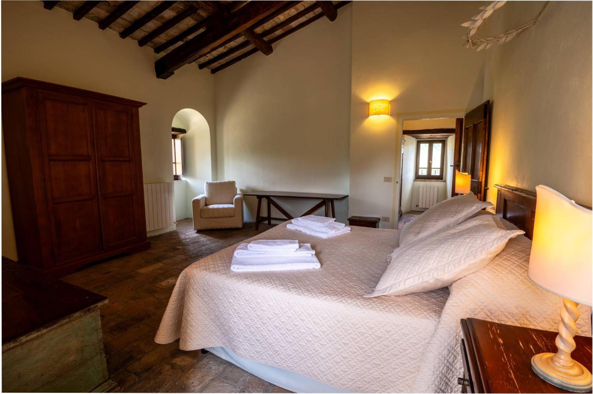 Castello Valenzino Bed & Breakfast Antognola ภายนอก รูปภาพ