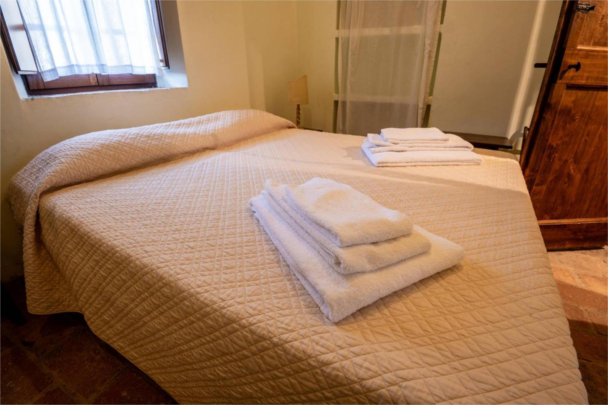 Castello Valenzino Bed & Breakfast Antognola ภายนอก รูปภาพ