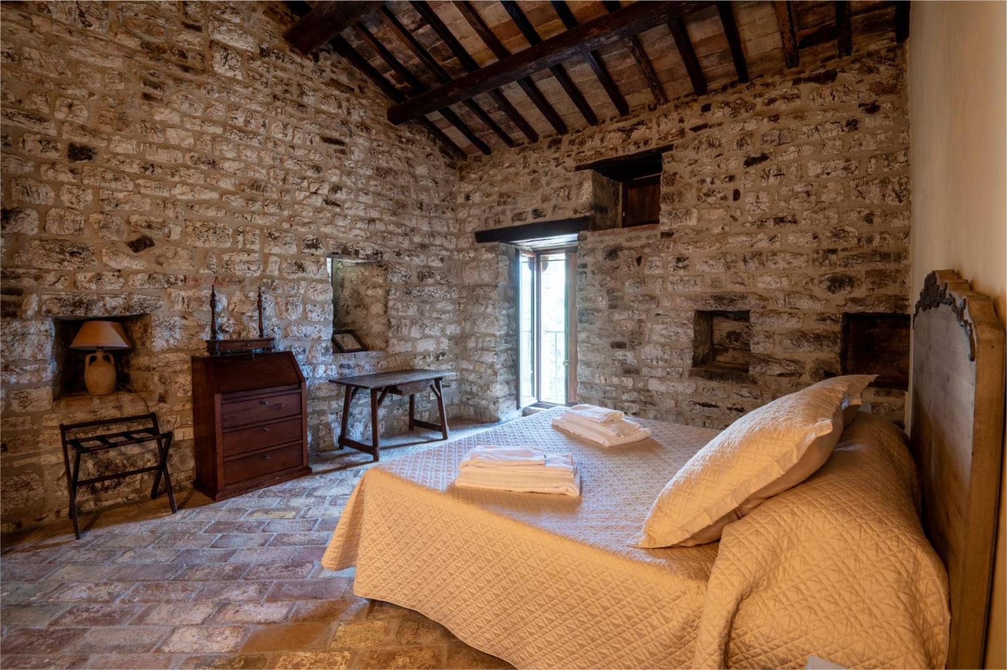 Castello Valenzino Bed & Breakfast Antognola ภายนอก รูปภาพ