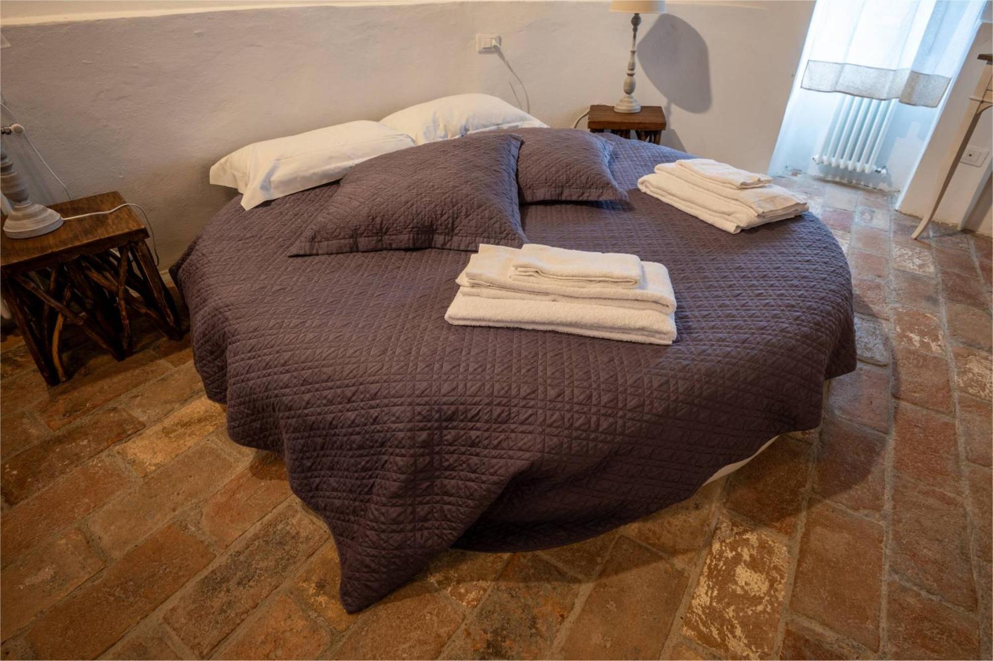 Castello Valenzino Bed & Breakfast Antognola ภายนอก รูปภาพ