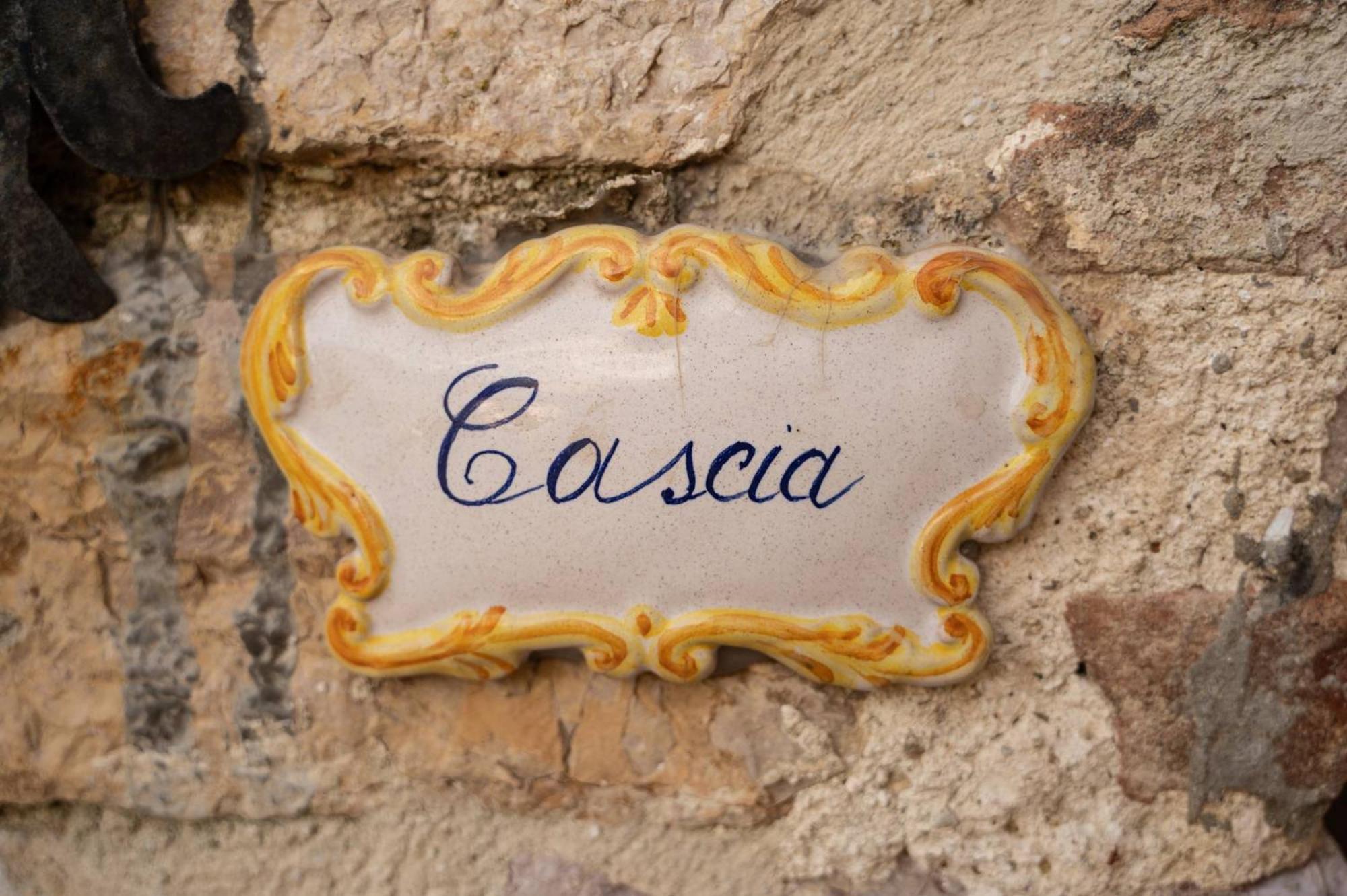 Castello Valenzino Bed & Breakfast Antognola ภายนอก รูปภาพ