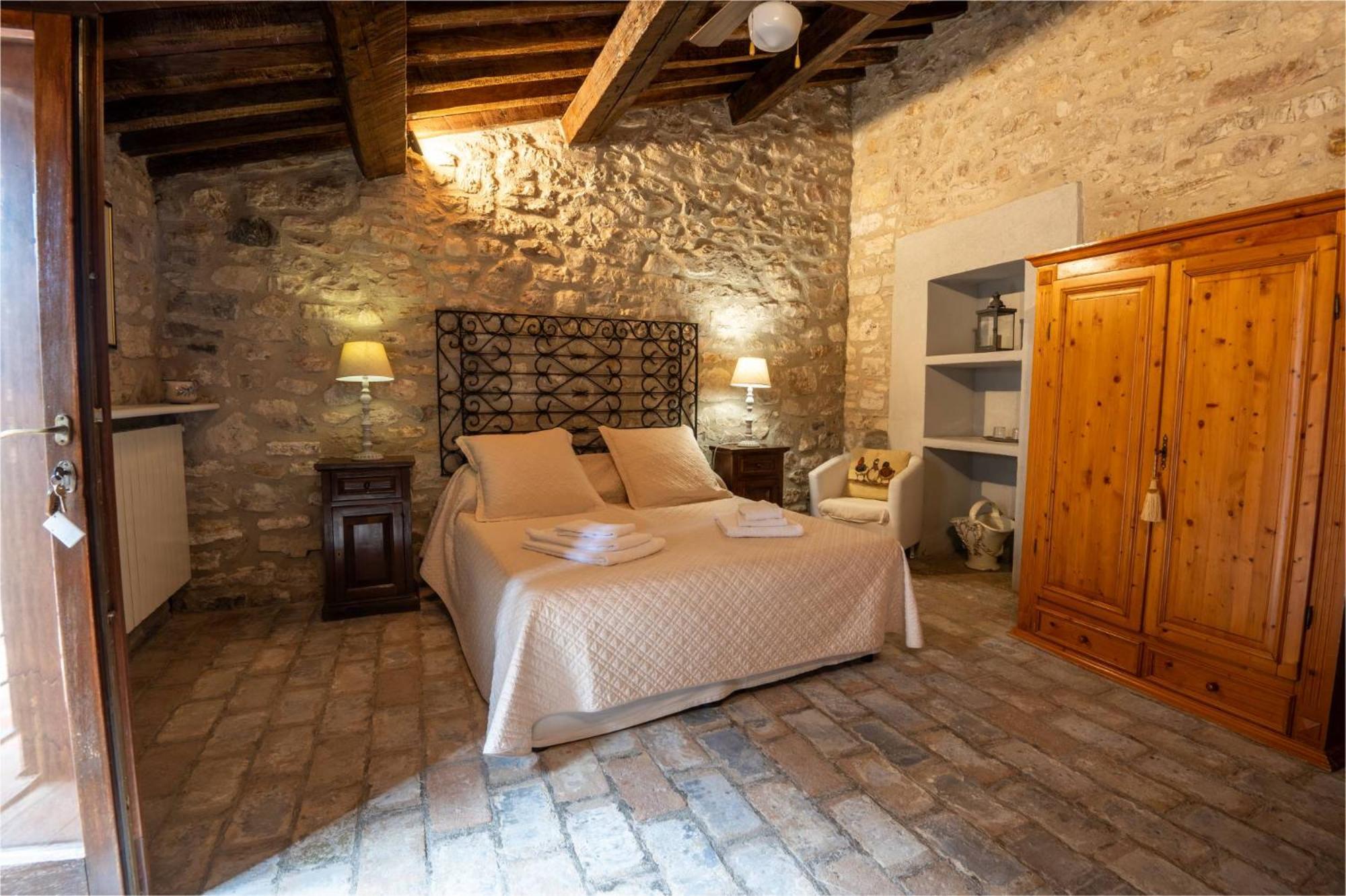Castello Valenzino Bed & Breakfast Antognola ภายนอก รูปภาพ