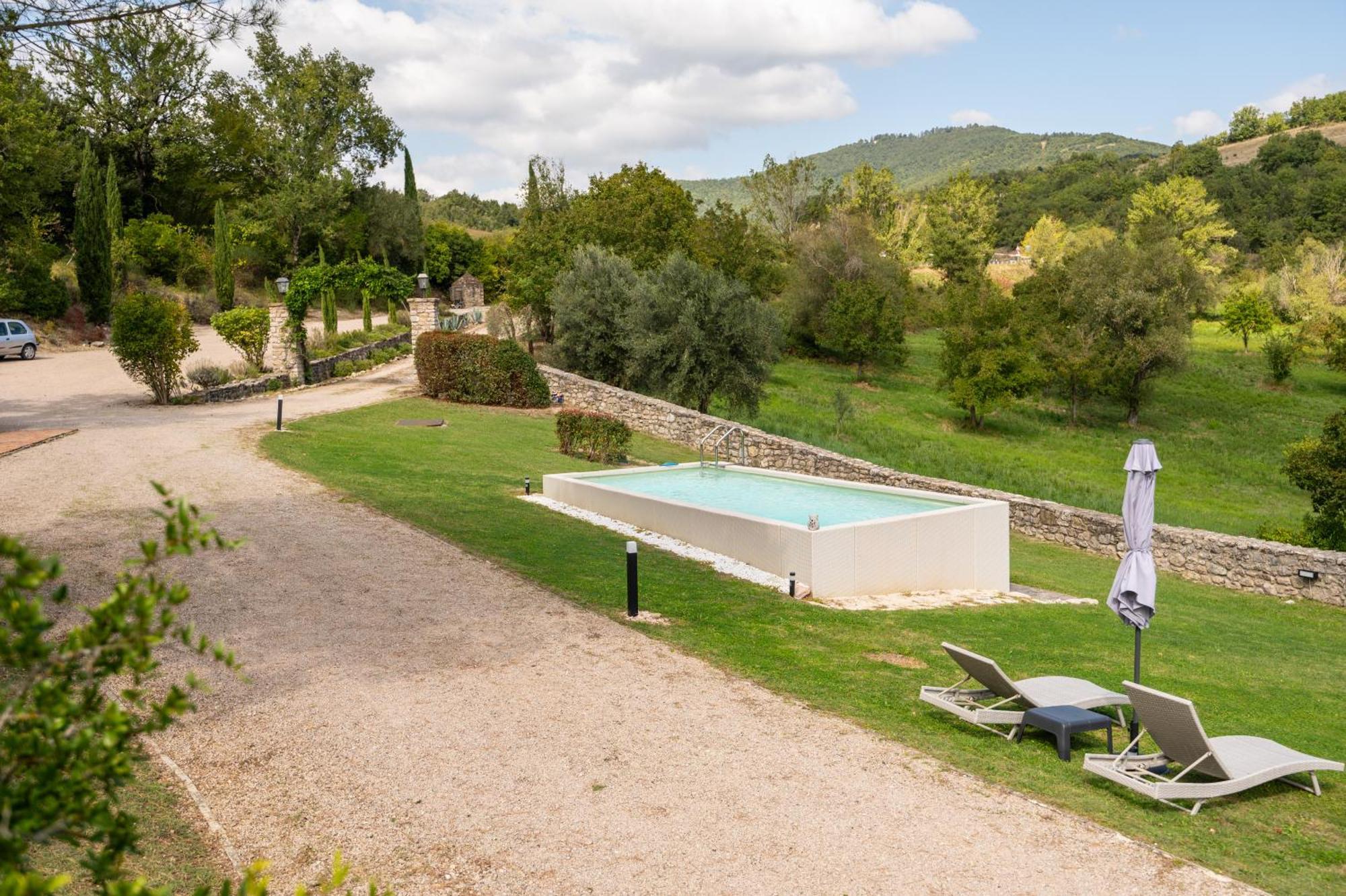 Castello Valenzino Bed & Breakfast Antognola ภายนอก รูปภาพ